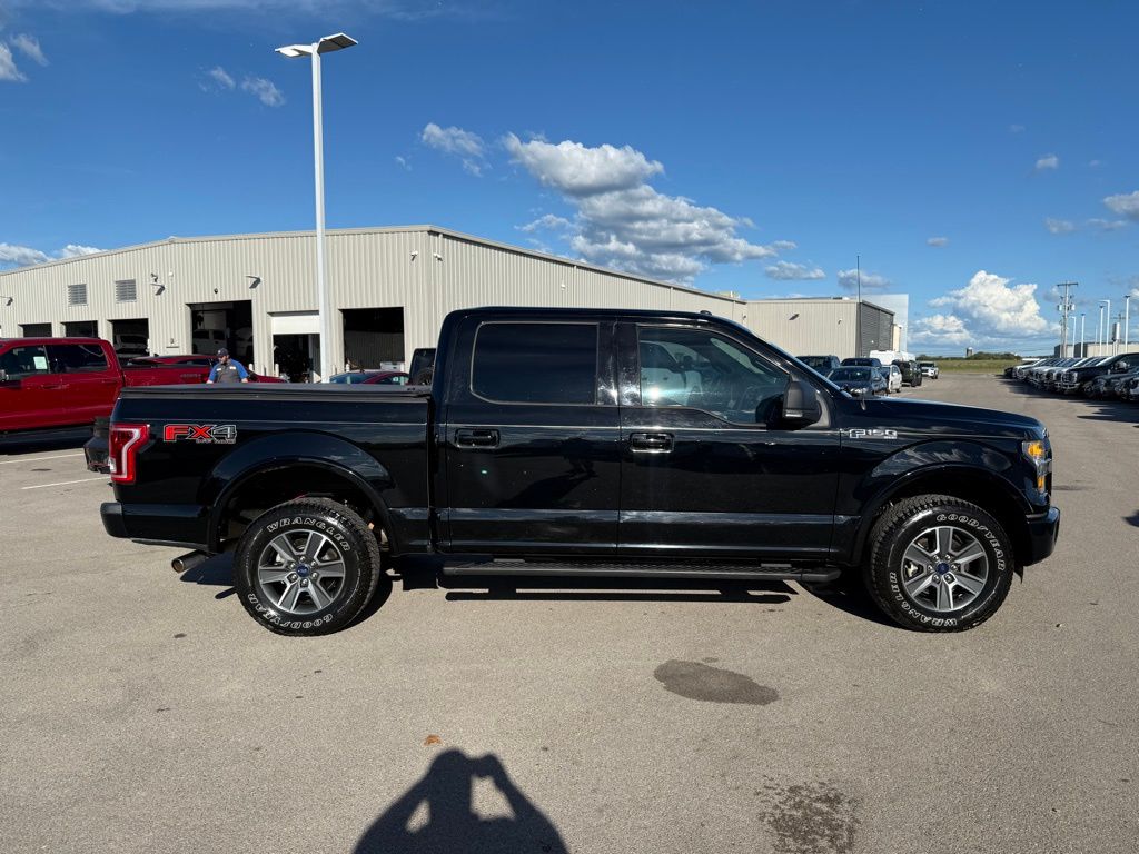 2016 Ford F-150 XLT photo 32