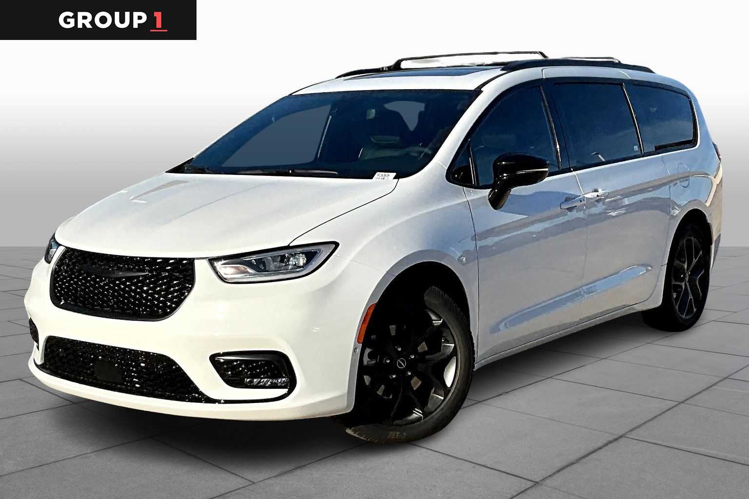 2026 Chrysler Pacifica Limited's photo