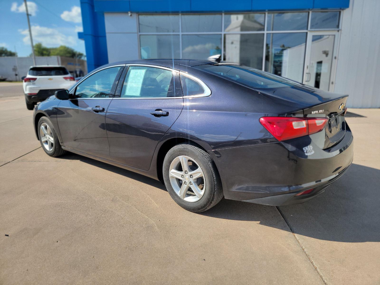 2022 Chevrolet Malibu LS photo 5
