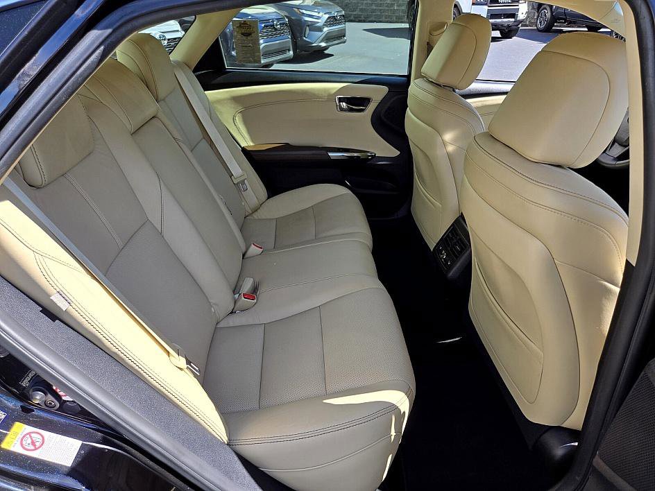 2018 Toyota Avalon Limited photo 17