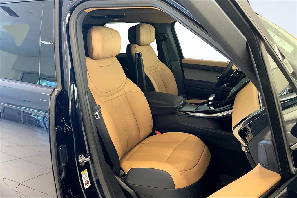 2025 Land Rover Range Rover Sport Autobiography PHEV photo 6