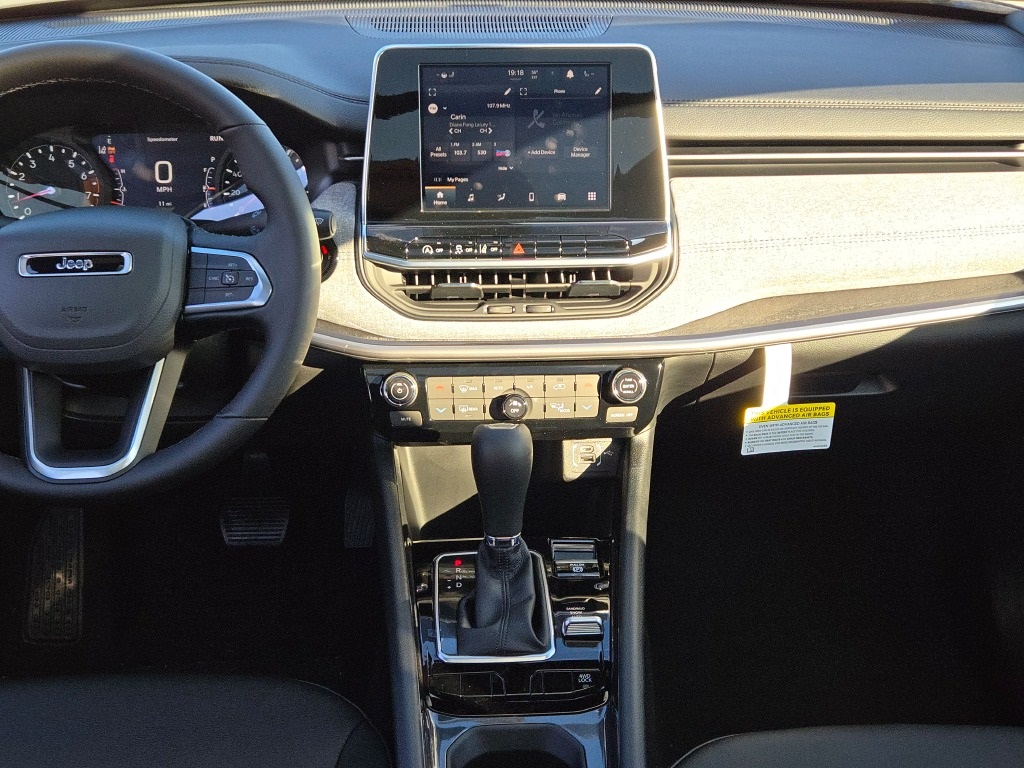 2025 Jeep Compass Latitude photo 18