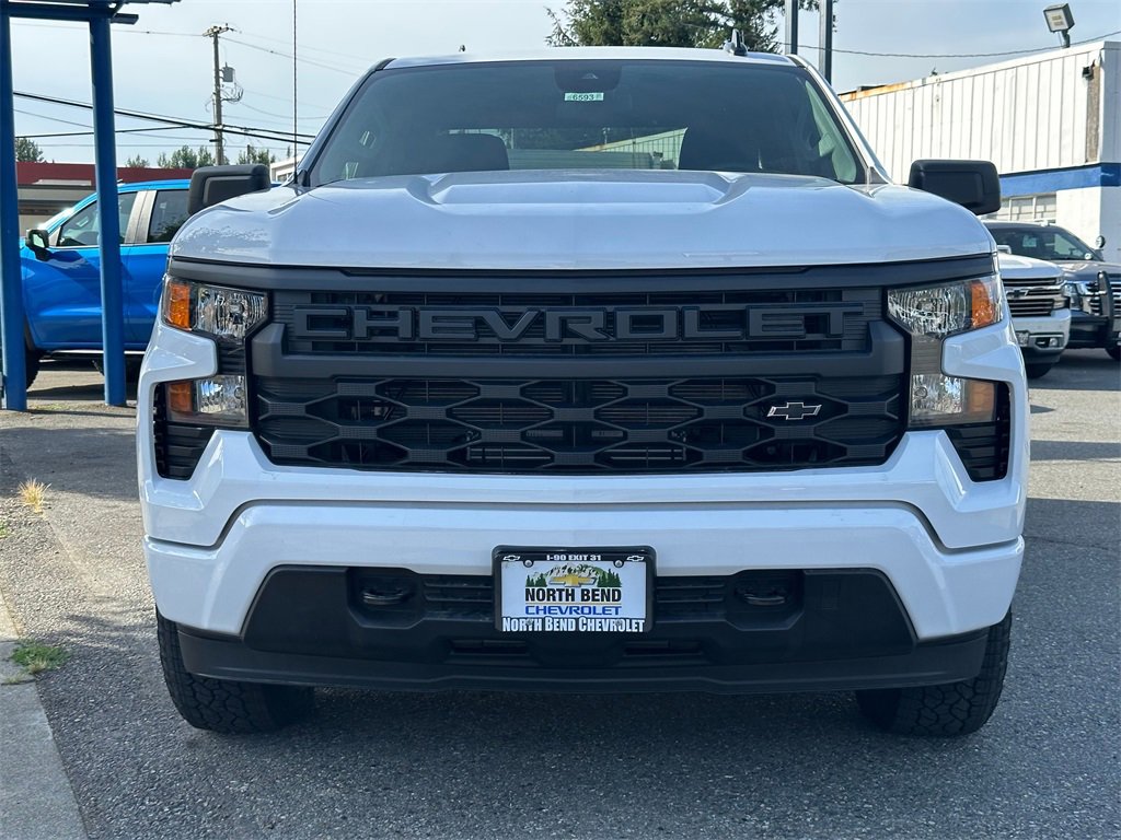 2025 Chevrolet Silverado 1500 Custom photo 3