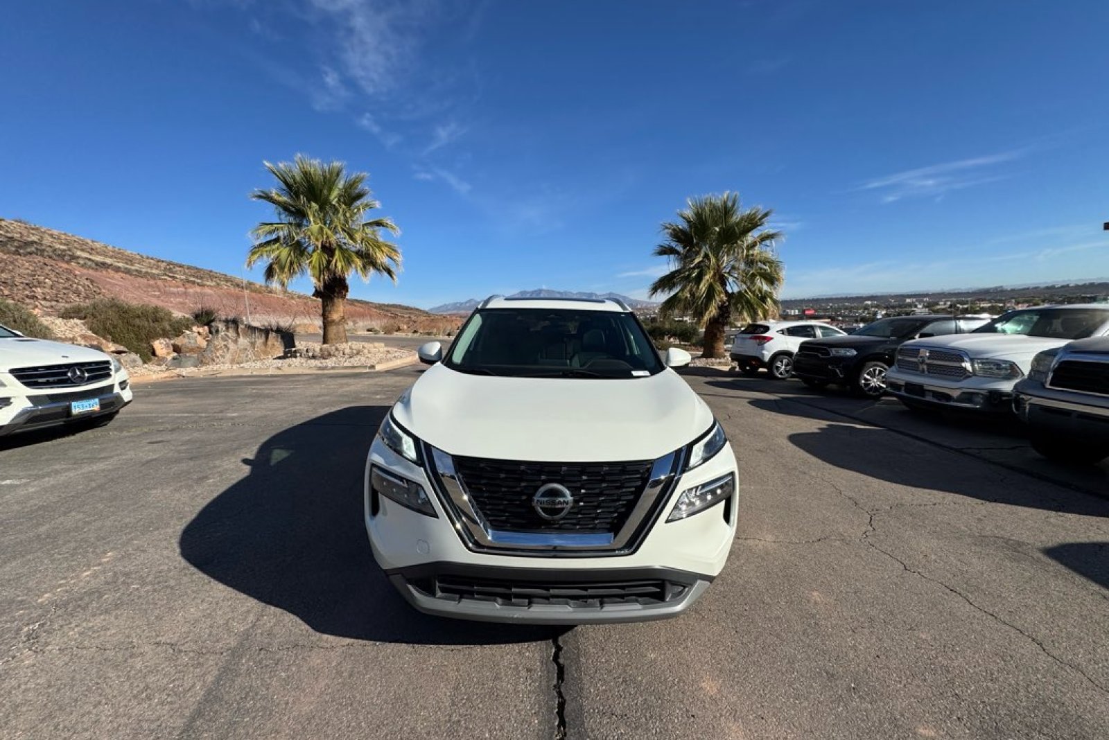 2021 Nissan Rogue SV photo 4