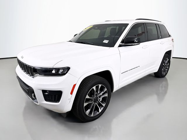 2024 Jeep Grand Cherokee Overland photo 3