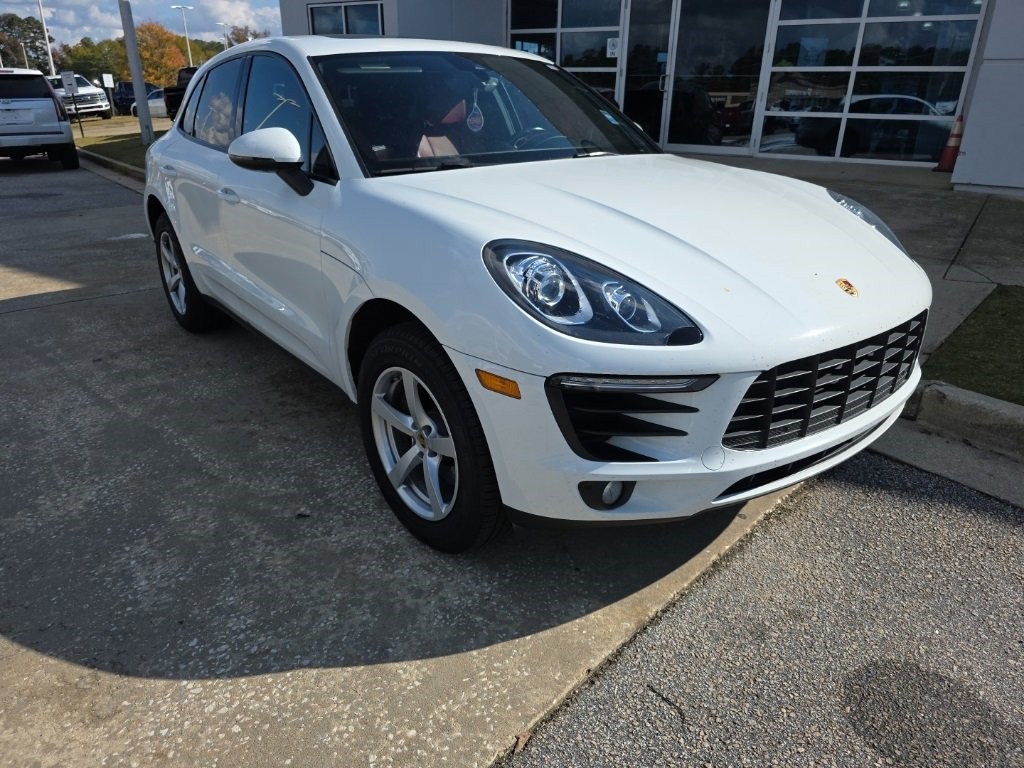 2018 Porsche Macan Base photo 2