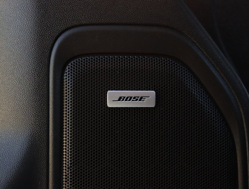 Used 2022 White Frost Tricoat GMC Denali image 28