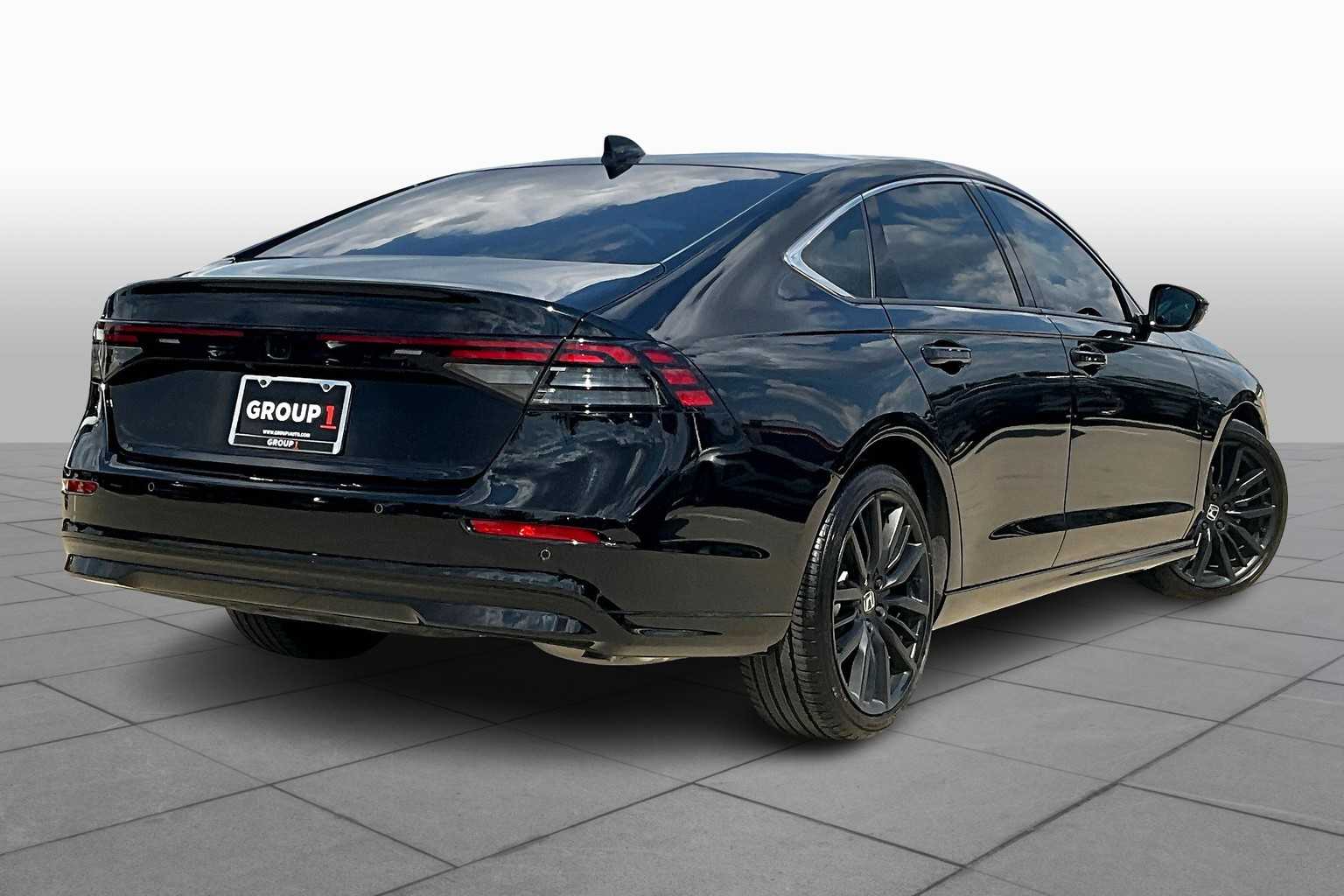 2024 Honda Accord Hybrid Touring photo 11