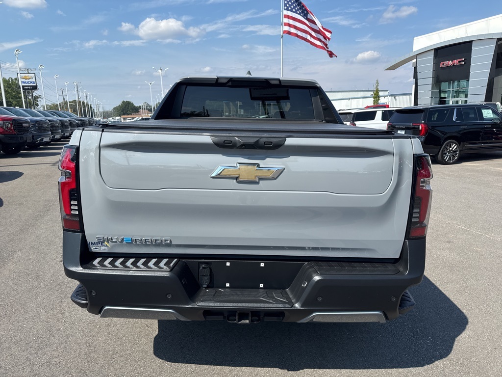 2025 Chevrolet Silverado EV LT photo 3