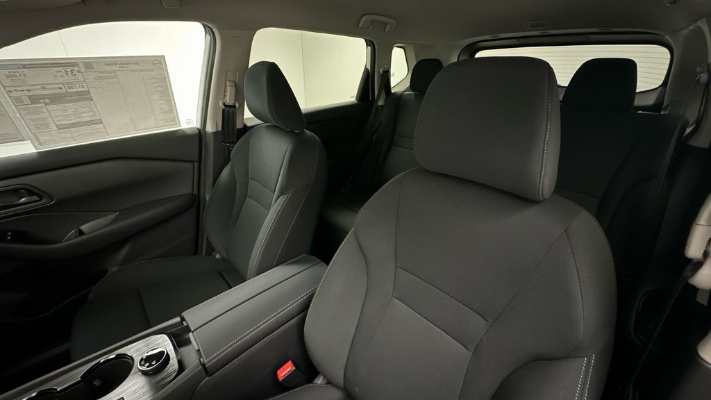 2025 Nissan Rogue S photo 9