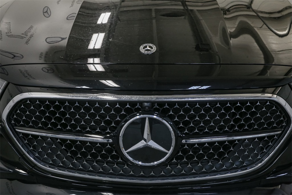 2025 Mercedes Benz E 350 photo 4