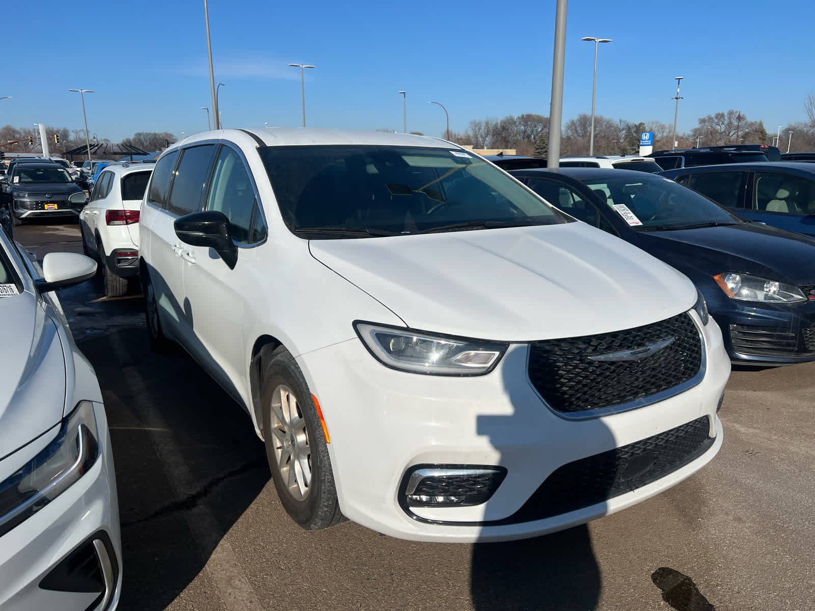 Used 2024 Chrysler Pacifica Touring L with VIN 2C4RC1BG1RR120407 for sale in Brooklyn Center, Minnesota