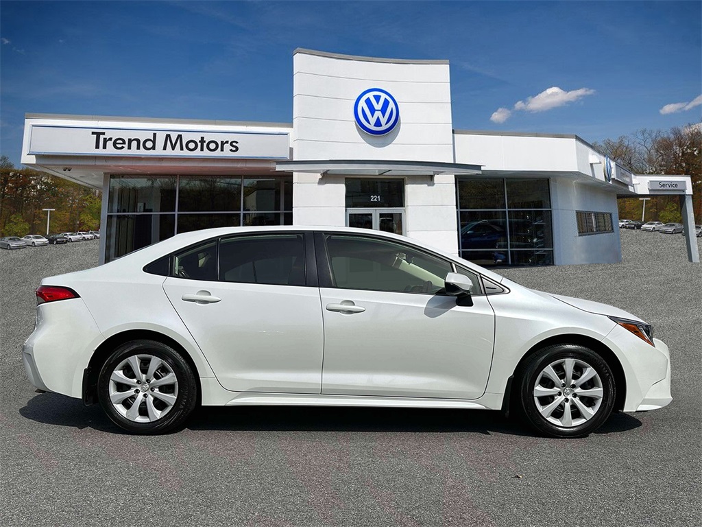 2022 Toyota Corolla LE photo 5