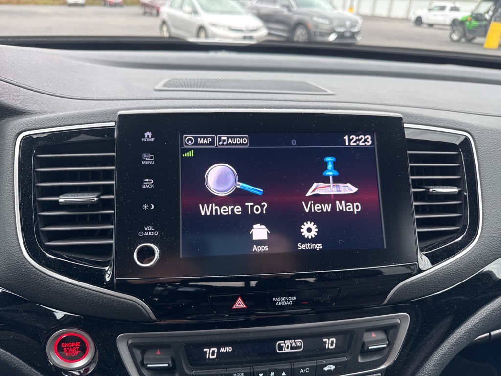 2021 Honda Ridgeline Black Edition photo 4