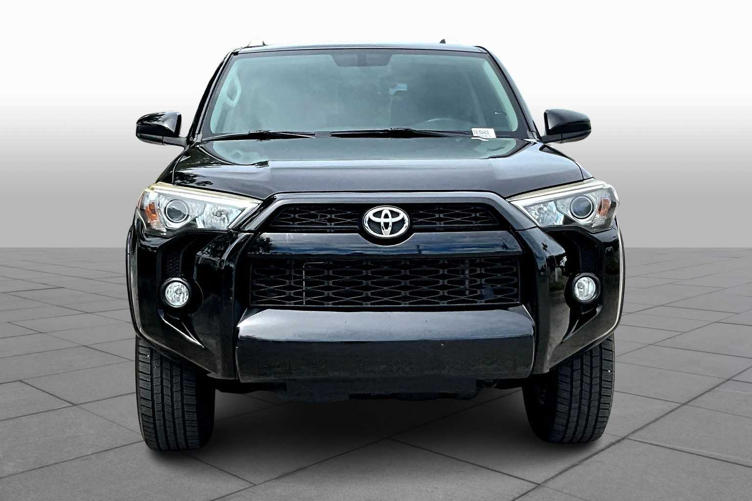 2014 Toyota 4Runner SR5 photo 2