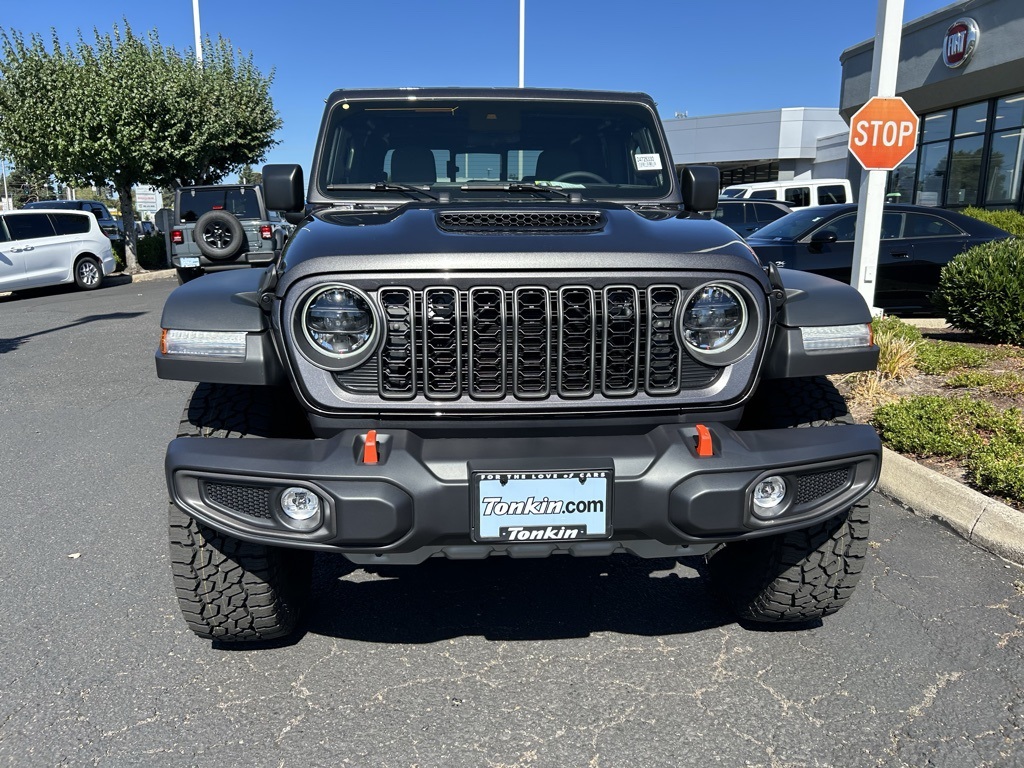 2025 Jeep Gladiator Mojave photo 3