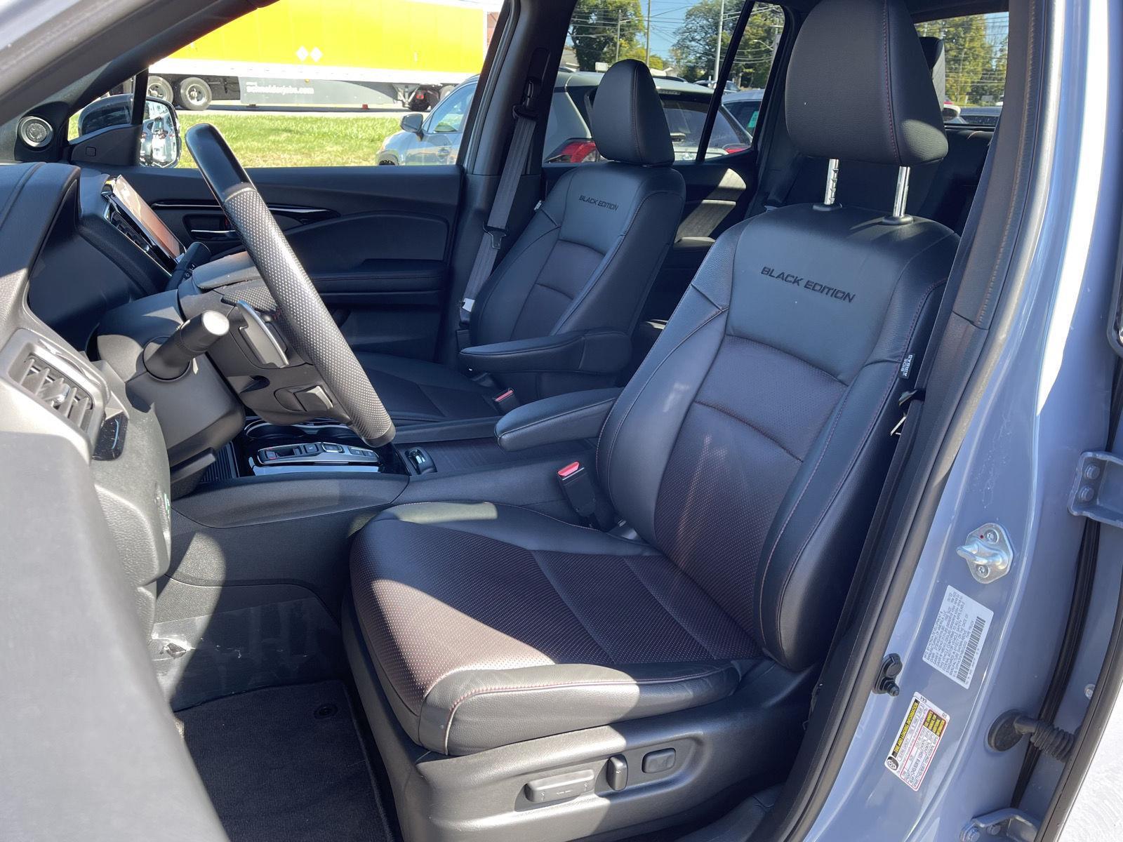2022 Honda Ridgeline Black Edition photo 13