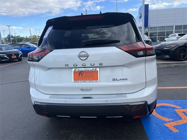 2025 Nissan Rogue SL photo 5