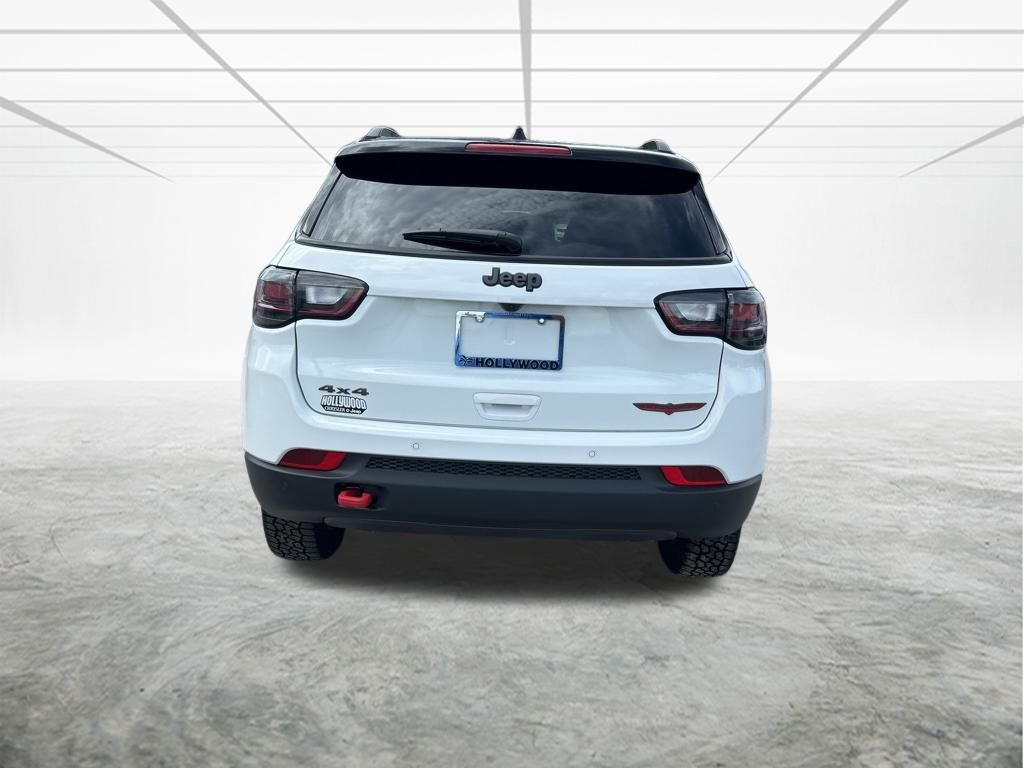 2025 Jeep Compass Trailhawk photo 5