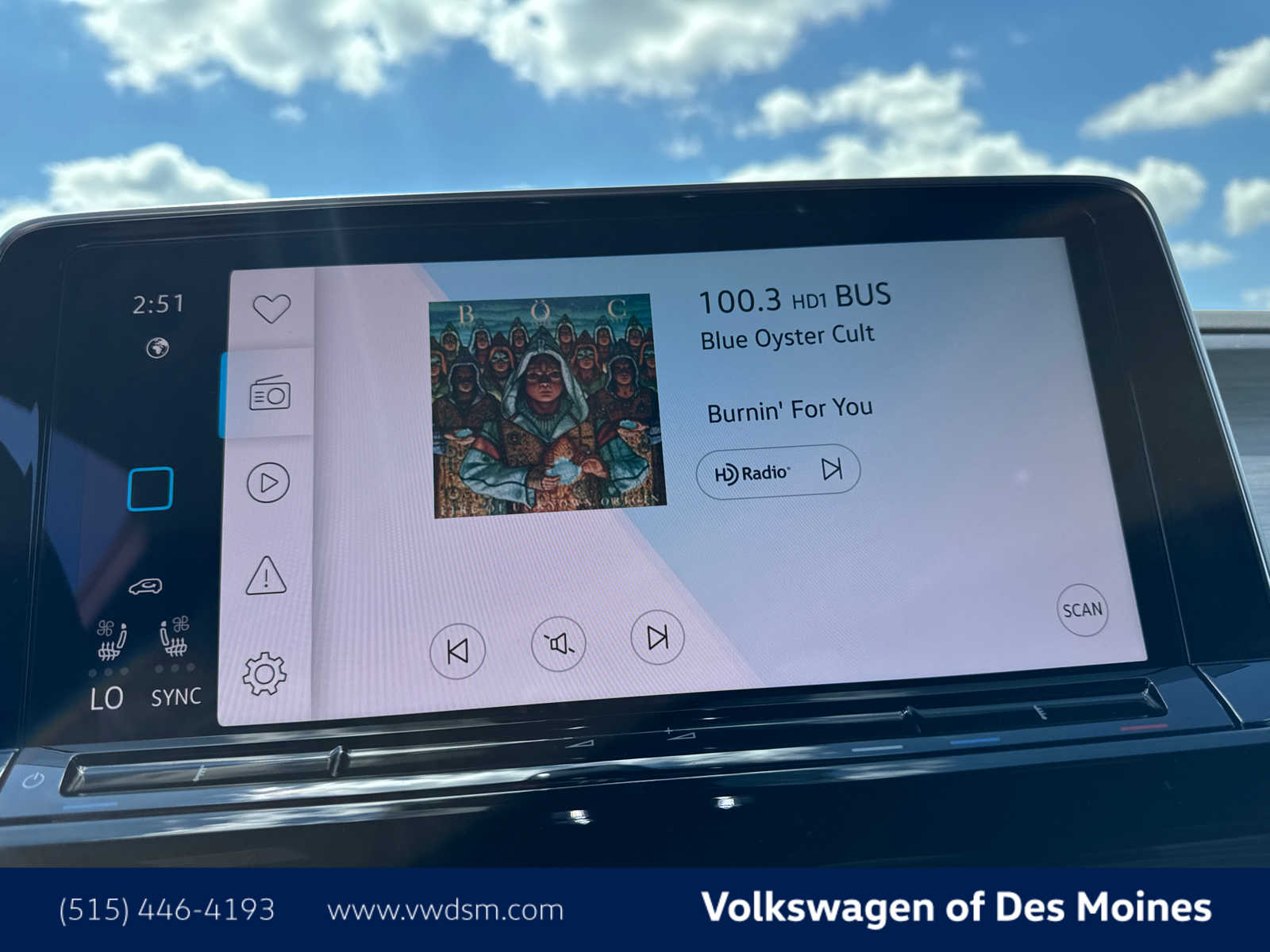 2026 Volkswagen Atlas Cross Sport SE Technology photo 17