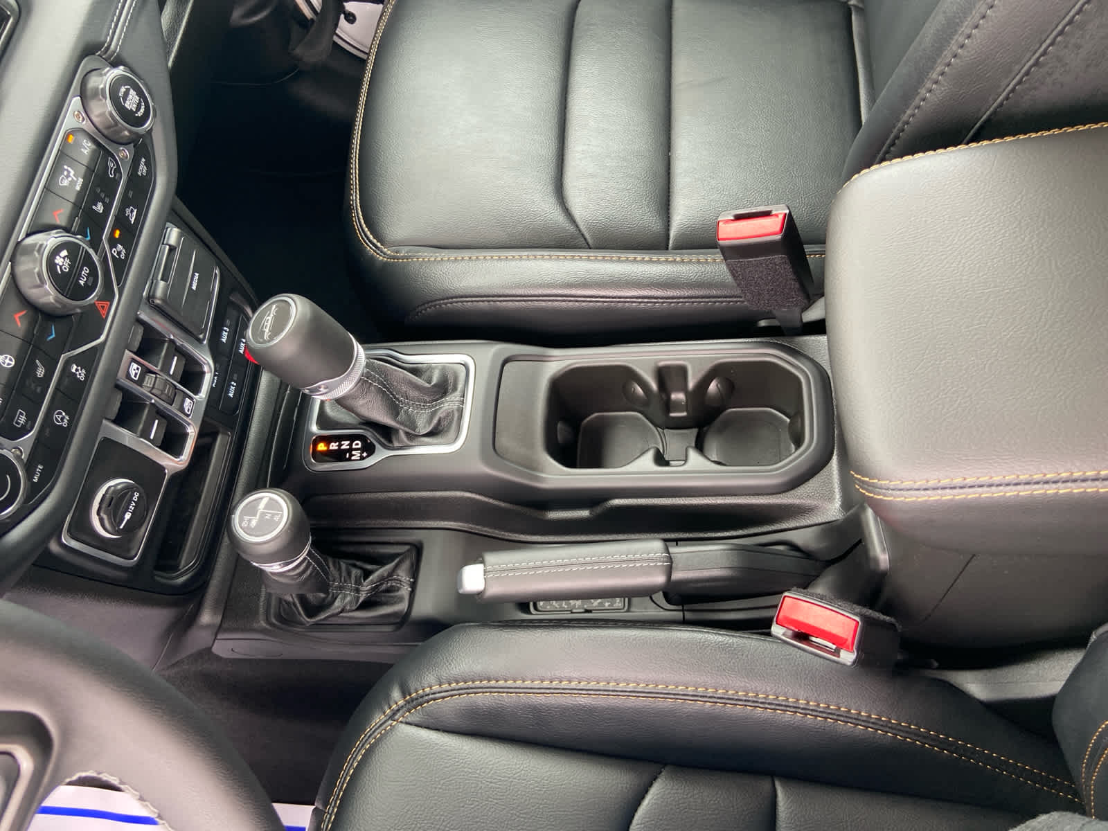 2025 Jeep Gladiator Willys photo 31