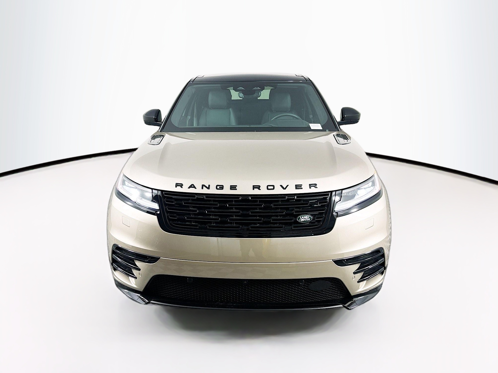 2026 Land Rover Range Rover Velar SE photo 2
