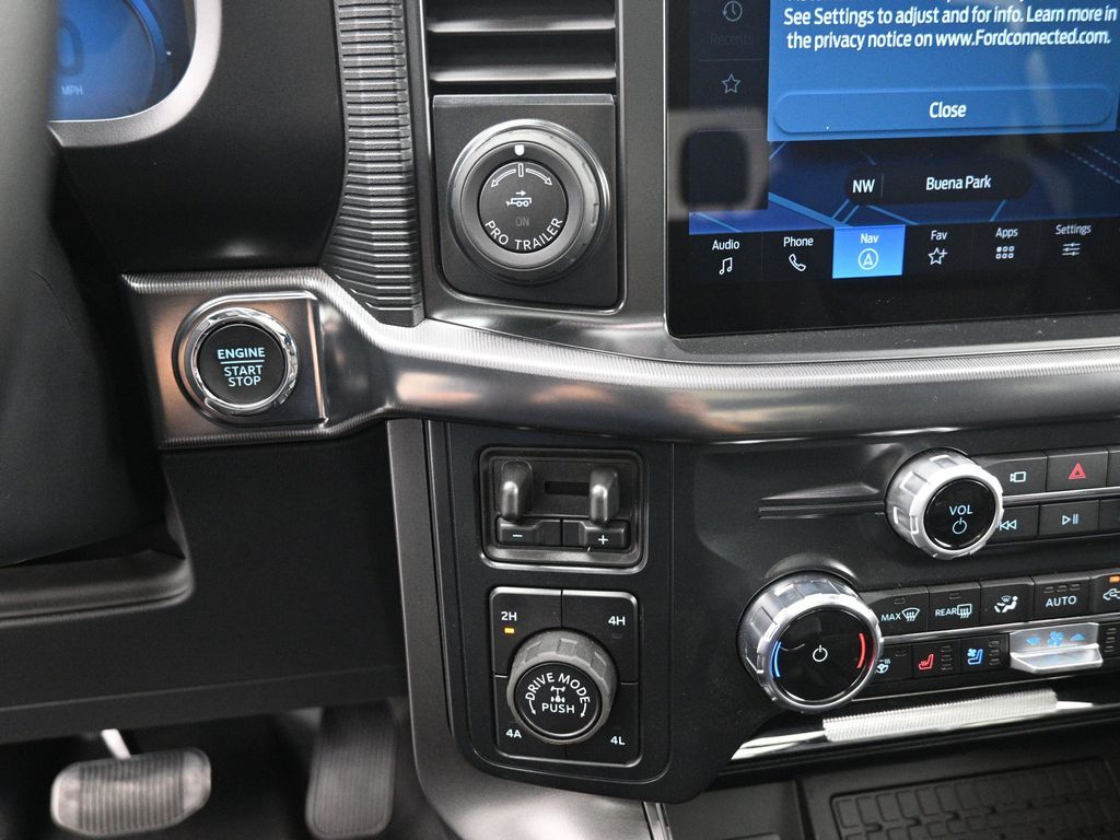 2025 Ford F-150 Lariat photo 17