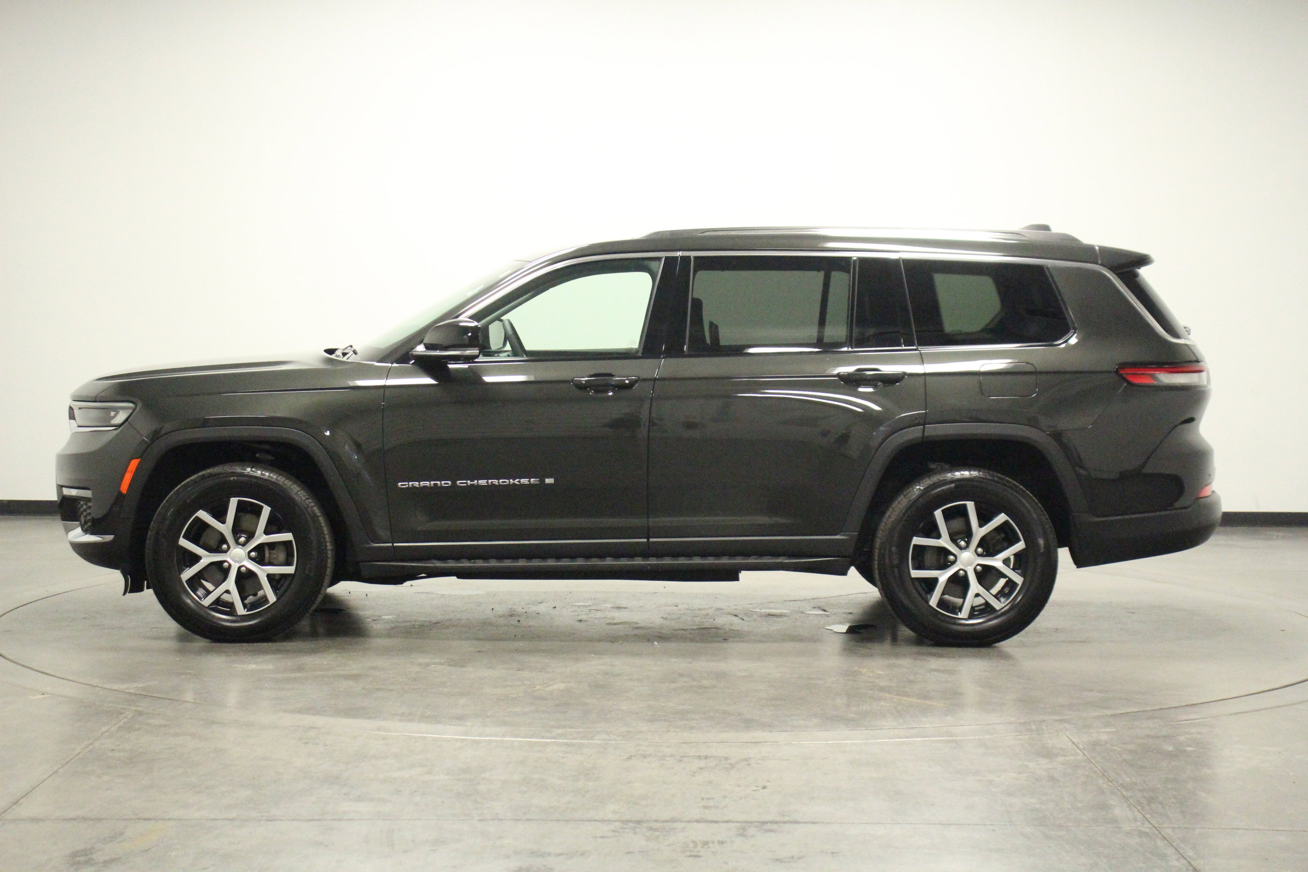 2024 Jeep Grand Cherokee Limited photo 4