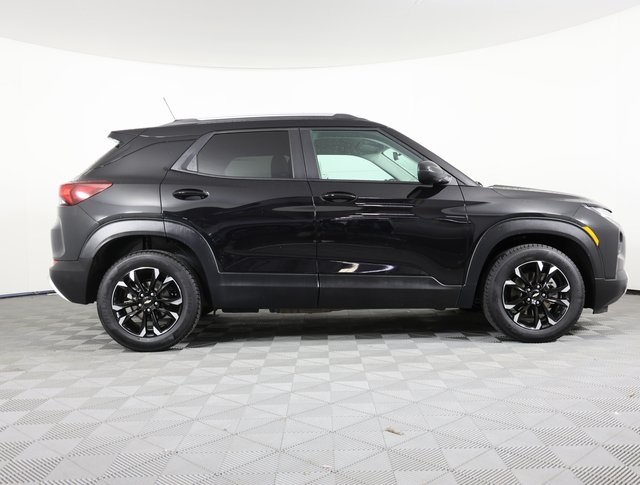 2023 Chevrolet Trailblazer LT photo 2