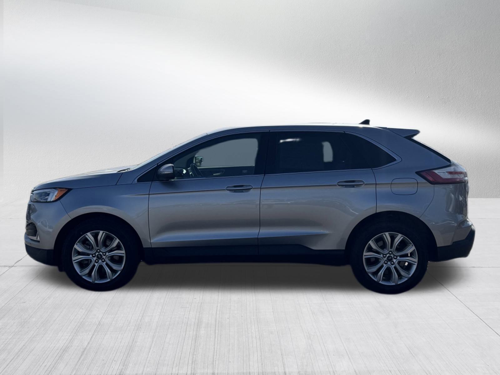 2022 Ford Edge Titanium photo 4