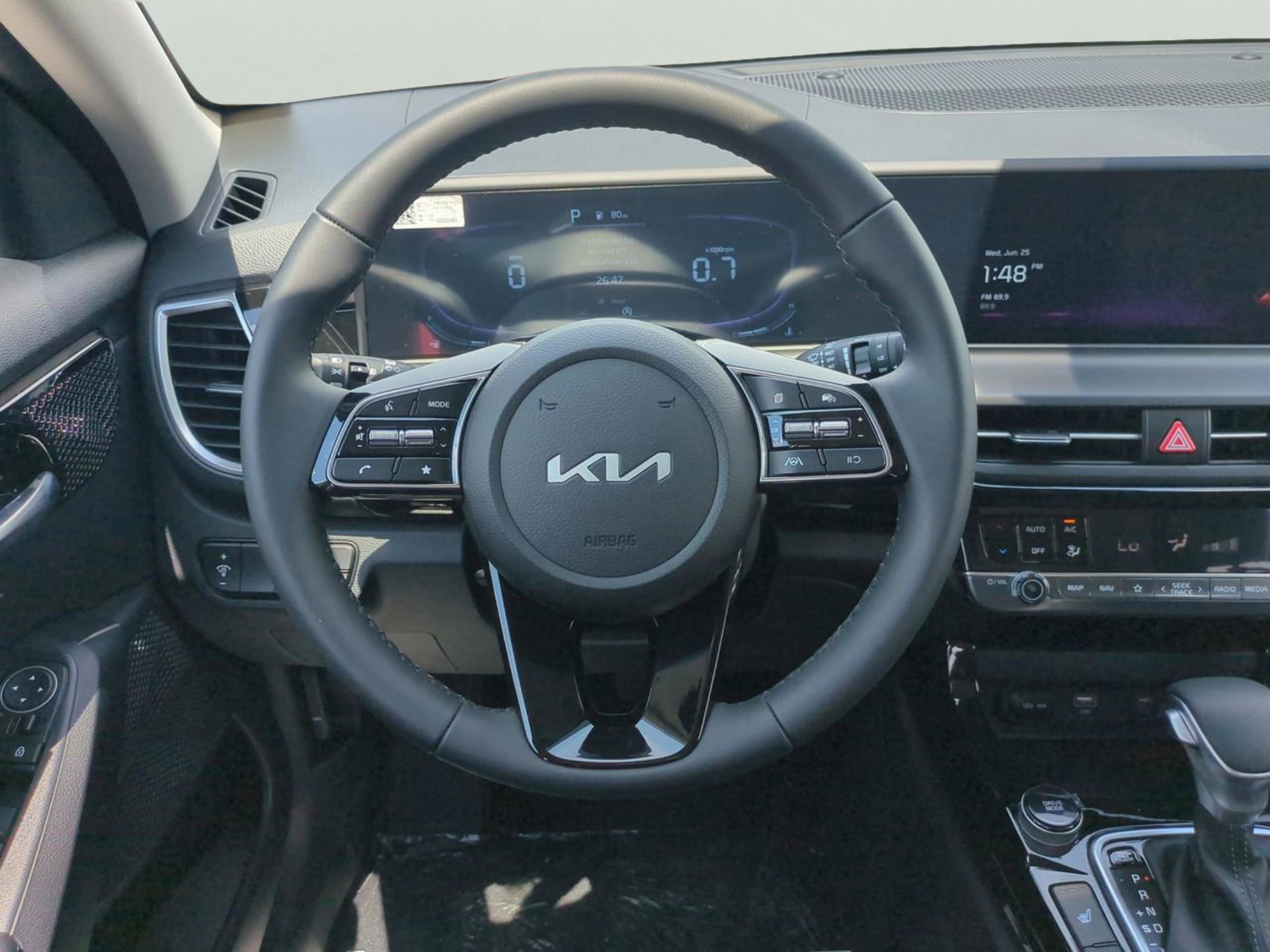 2025 Kia Seltos S photo 13