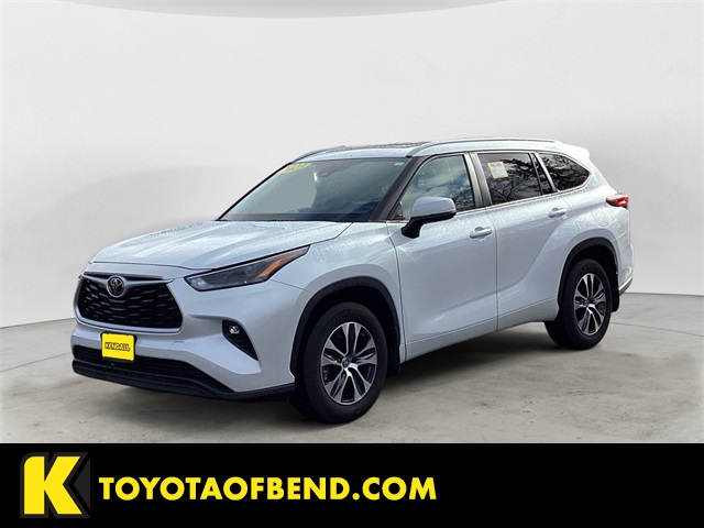 2023 Toyota Highlander XLE's photo