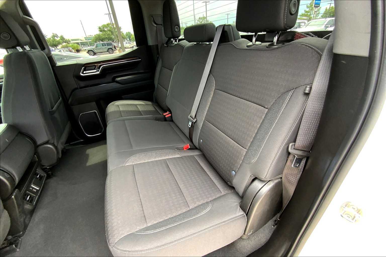 2024 Chevrolet Silverado 1500 LT photo 18