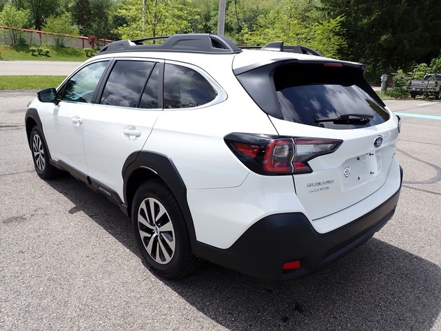 2024 Subaru Outback Premium photo 3