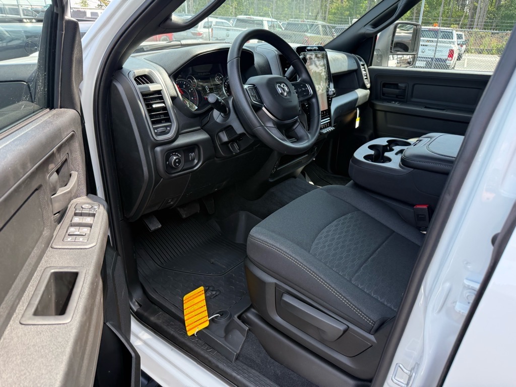 2025 Ram 2500 Tradesman photo 3