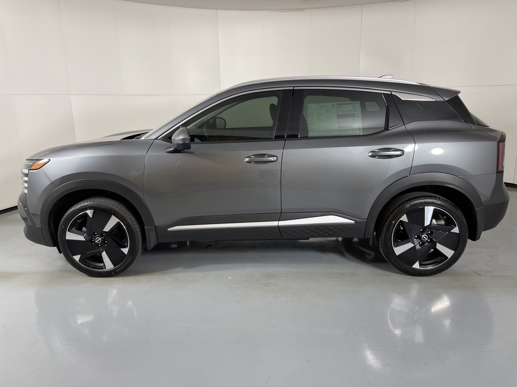 2025 Nissan Kicks SR photo 3