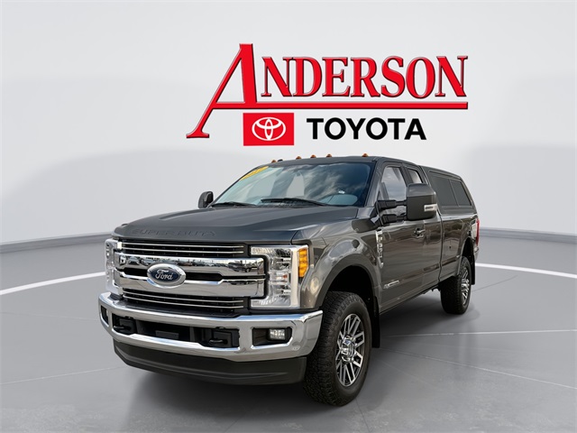 2017 Ford F-350 Super Duty Lariat's photo