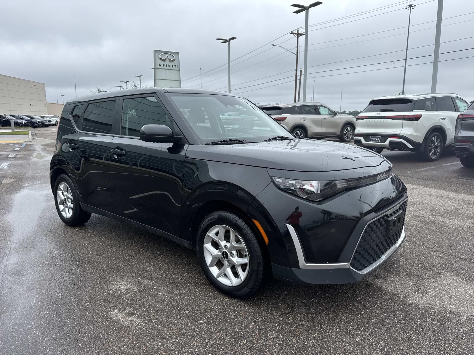 2023 Kia Soul LX photo 3