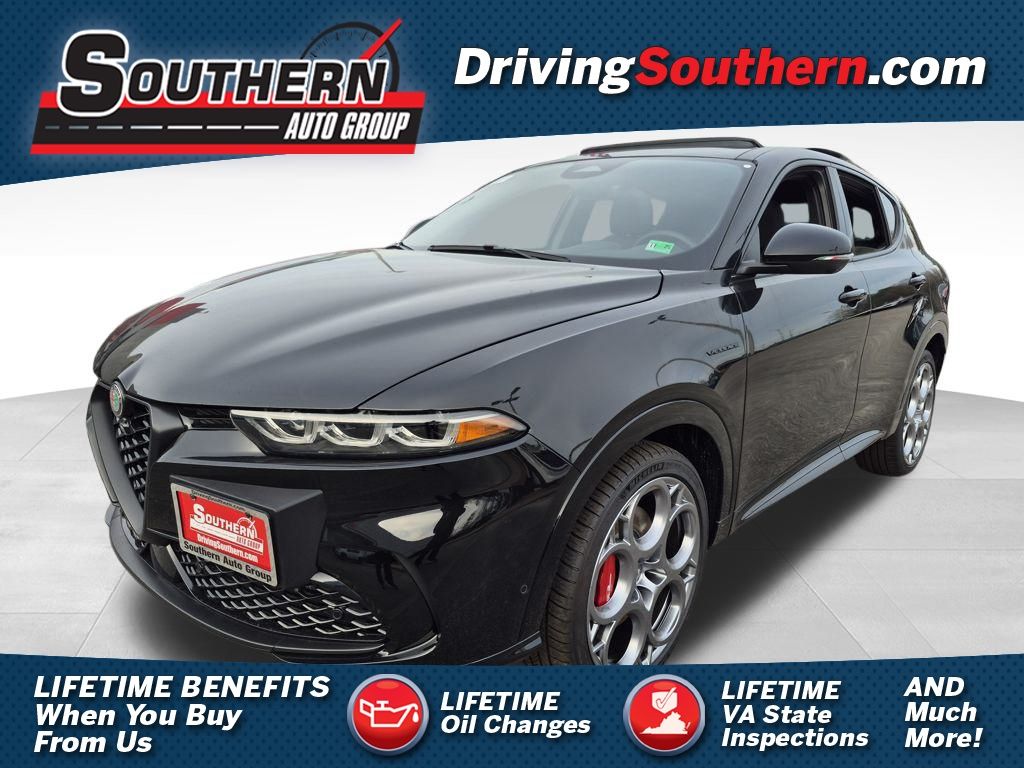 2025 Alfa Romeo Tonale Base's photo