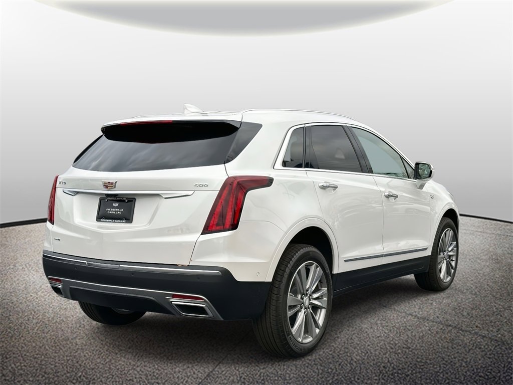 2025 Cadillac XT5 Premium Luxury photo 2