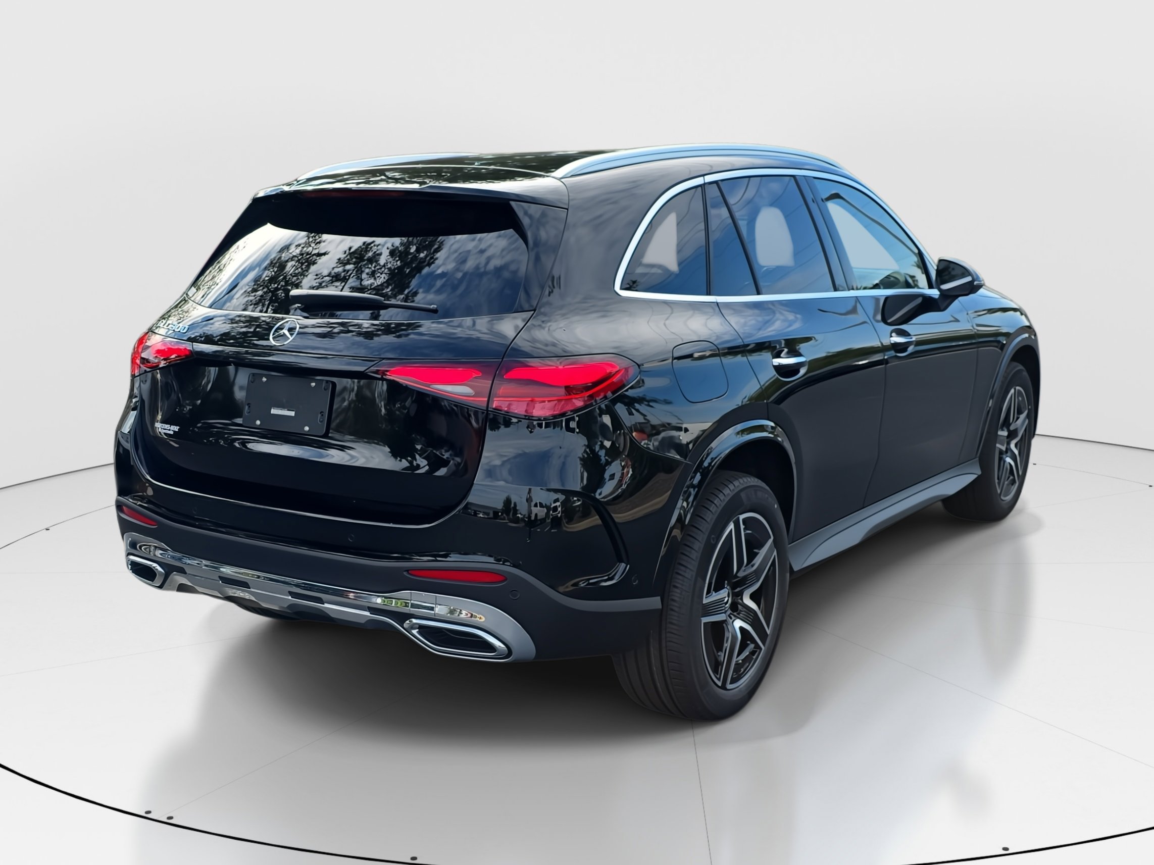 2026 Mercedes Benz GLC 300 photo 2