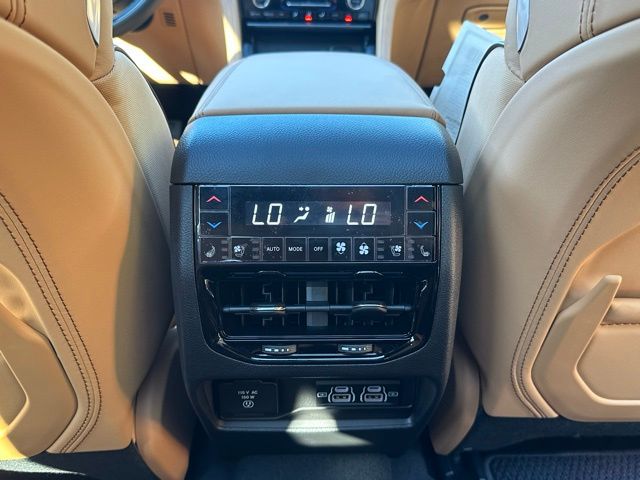 2025 Jeep Grand Cherokee L Summit Reserve photo 33