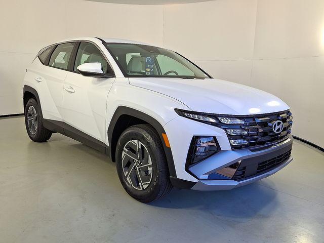 2026 Hyundai Tucson Blue SE's photo