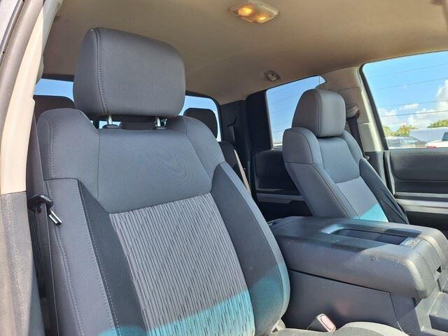 2017 Toyota Tundra SR5 photo 27