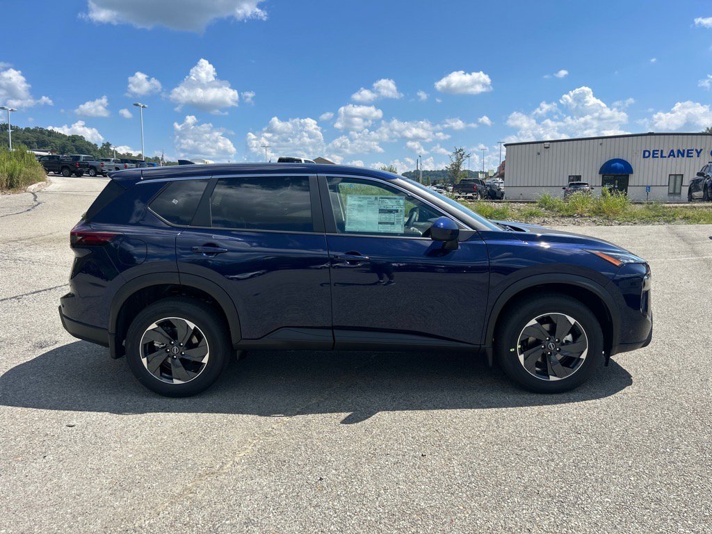 2026 Nissan Rogue SV photo 2