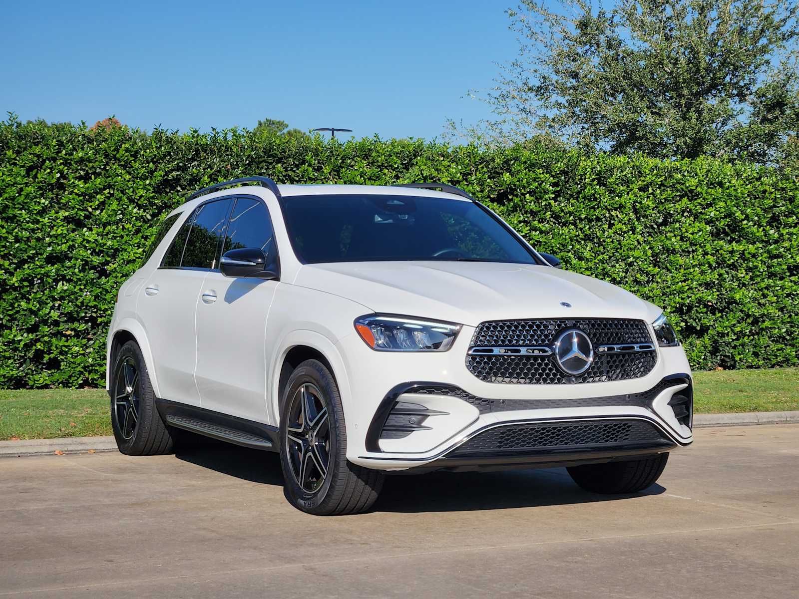 2025 Mercedes Benz GLE 350 4MATIC photo 3
