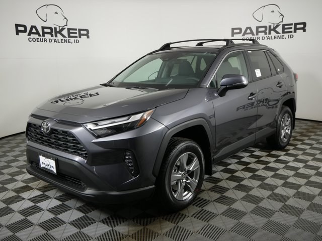 2025 Toyota RAV4 XLE's photo