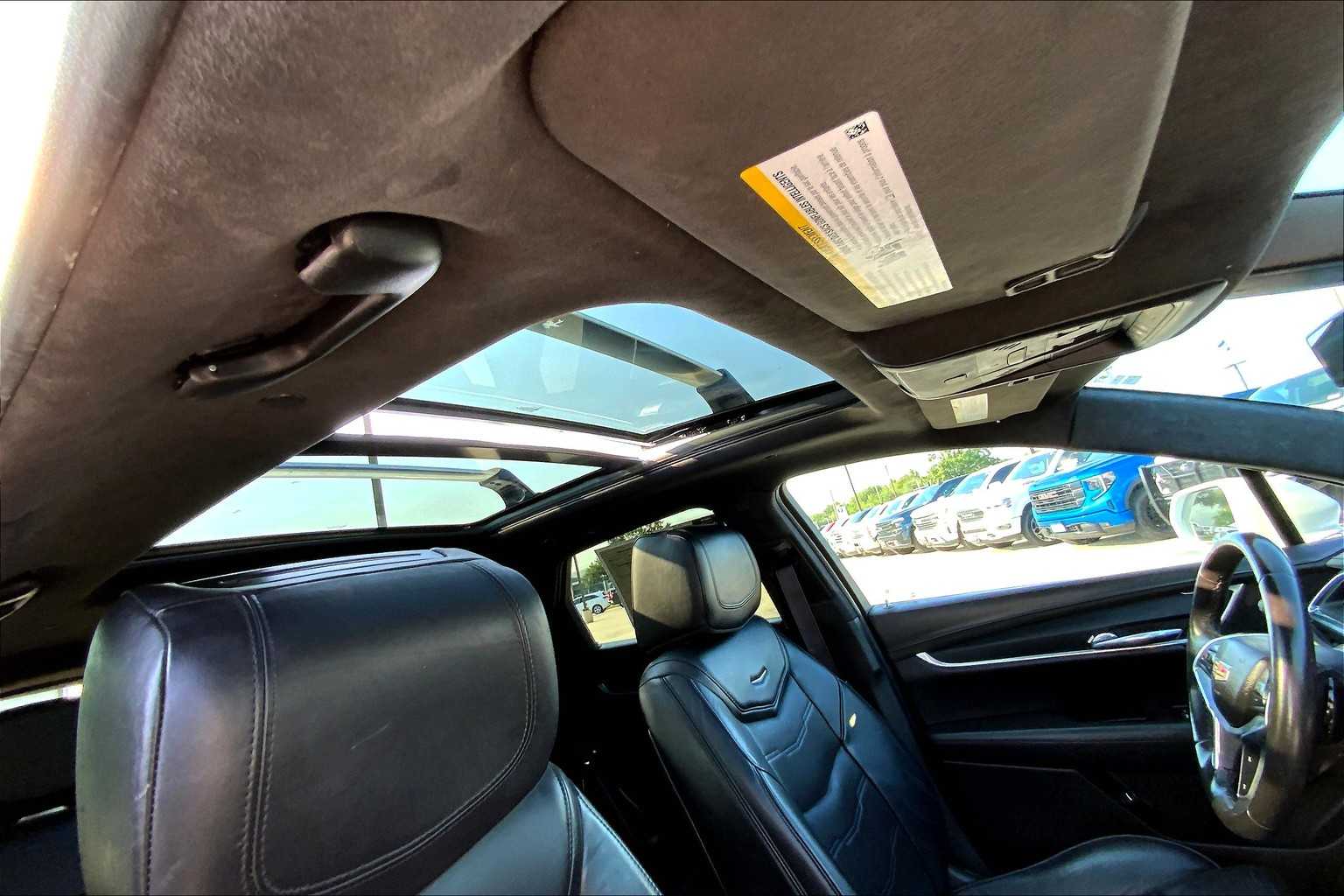 2017 Cadillac XT5 Platinum photo 12