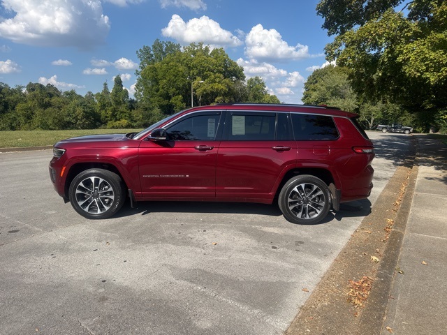 2021 Jeep Grand Cherokee Overland photo 3