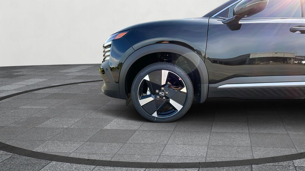 2025 Nissan Kicks SR photo 18